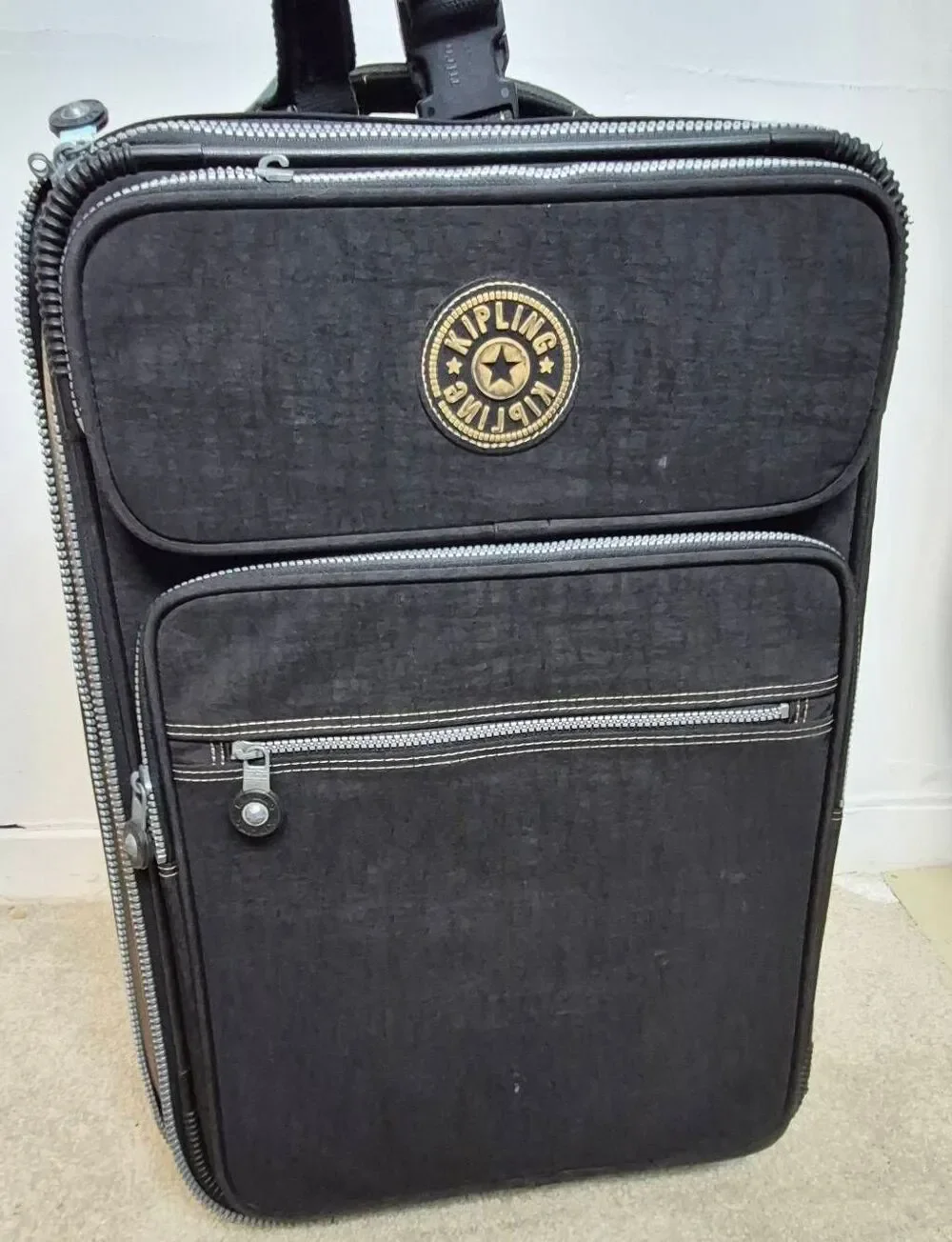 Kipling rolling suitcase